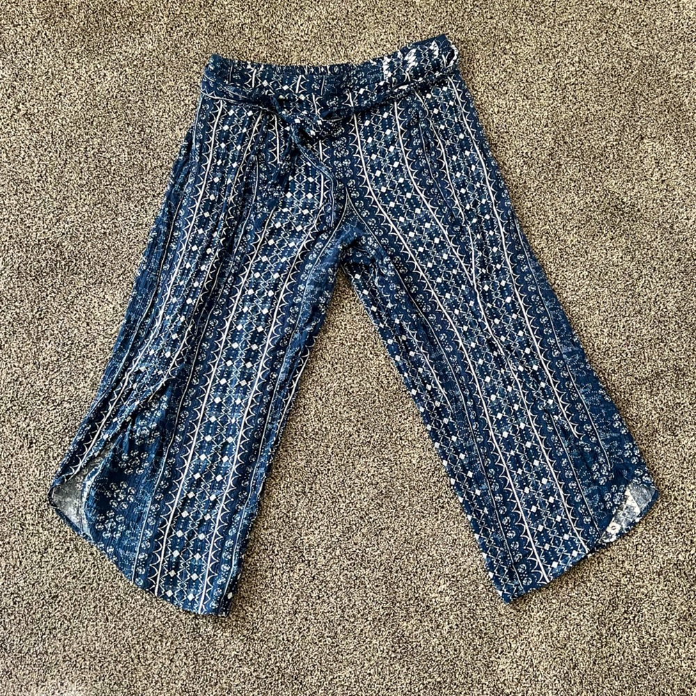 American Rag Navy Gemoteric Crop Pants